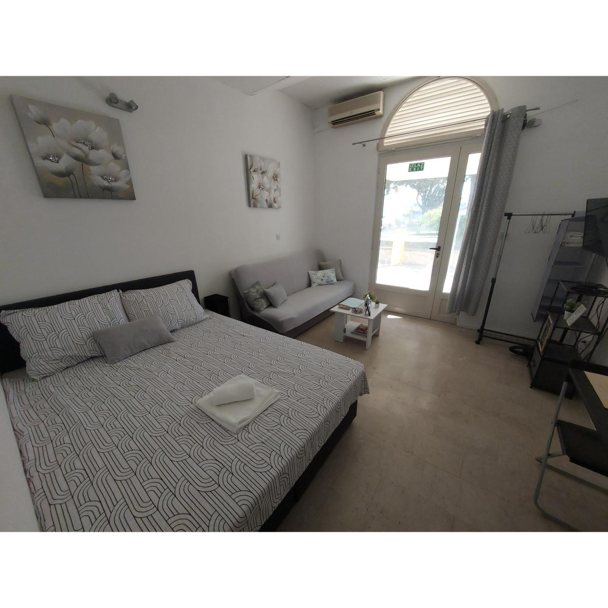 Studio Apartment Lee Split Luaran gambar