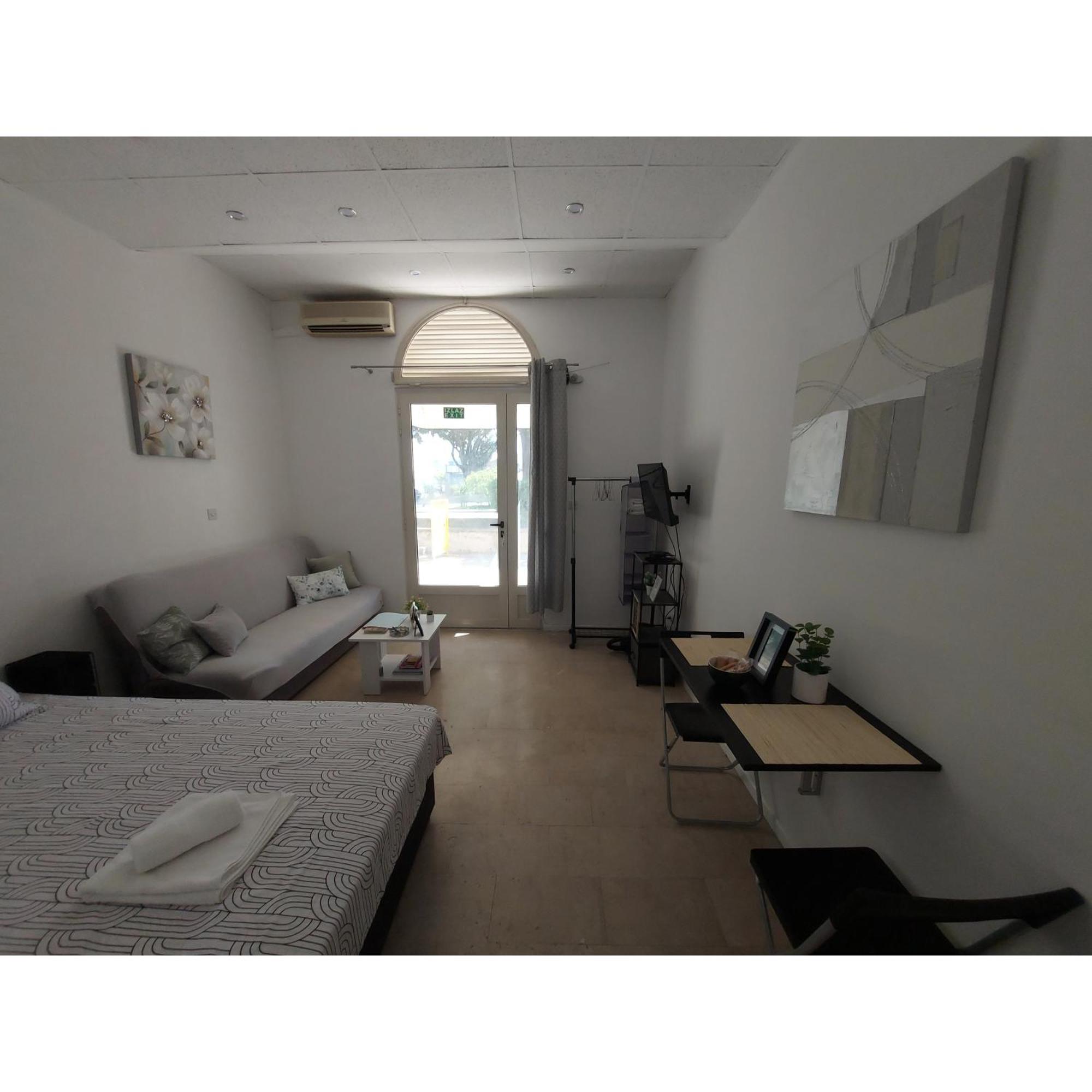 Studio Apartment Lee Split Luaran gambar