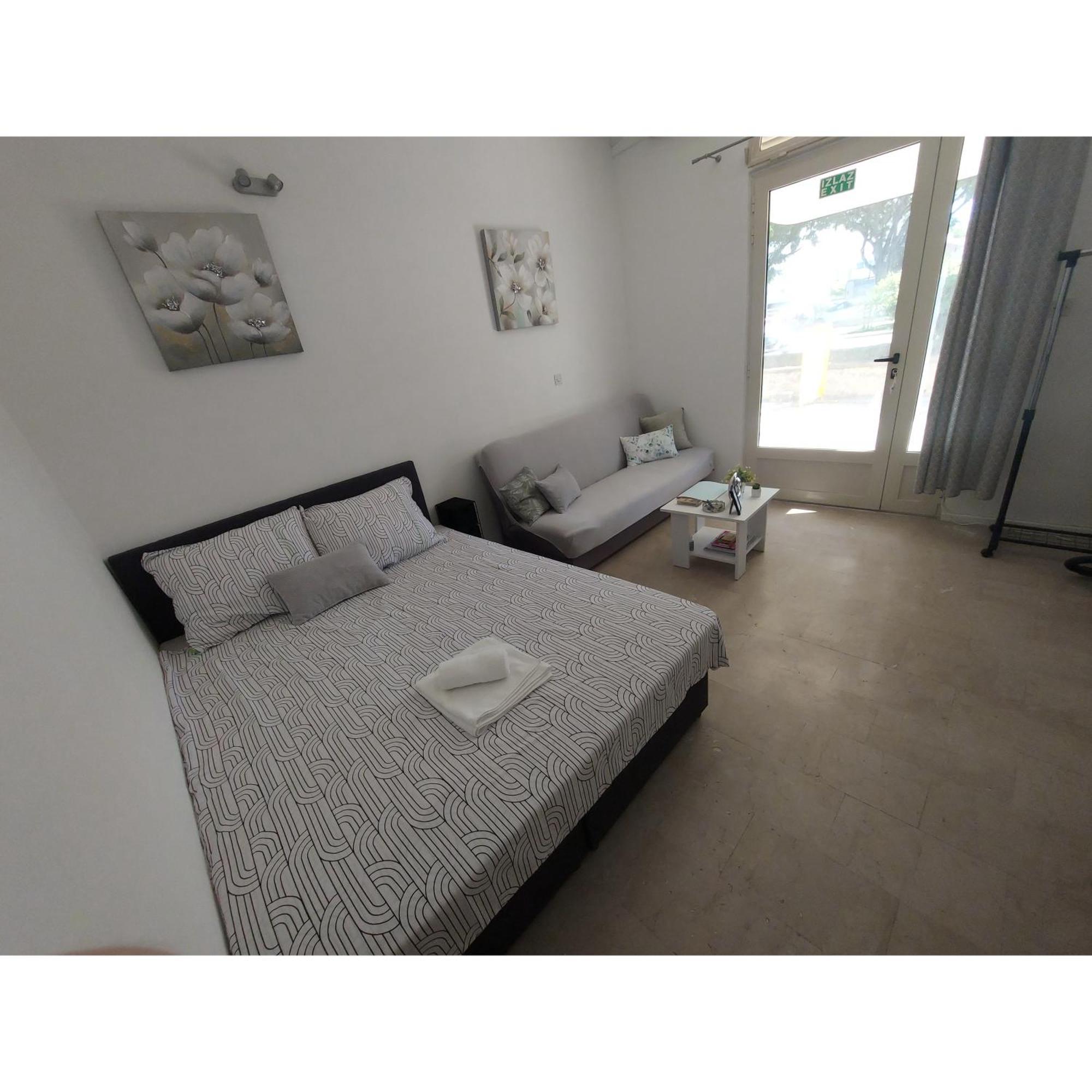 Studio Apartment Lee Split Luaran gambar