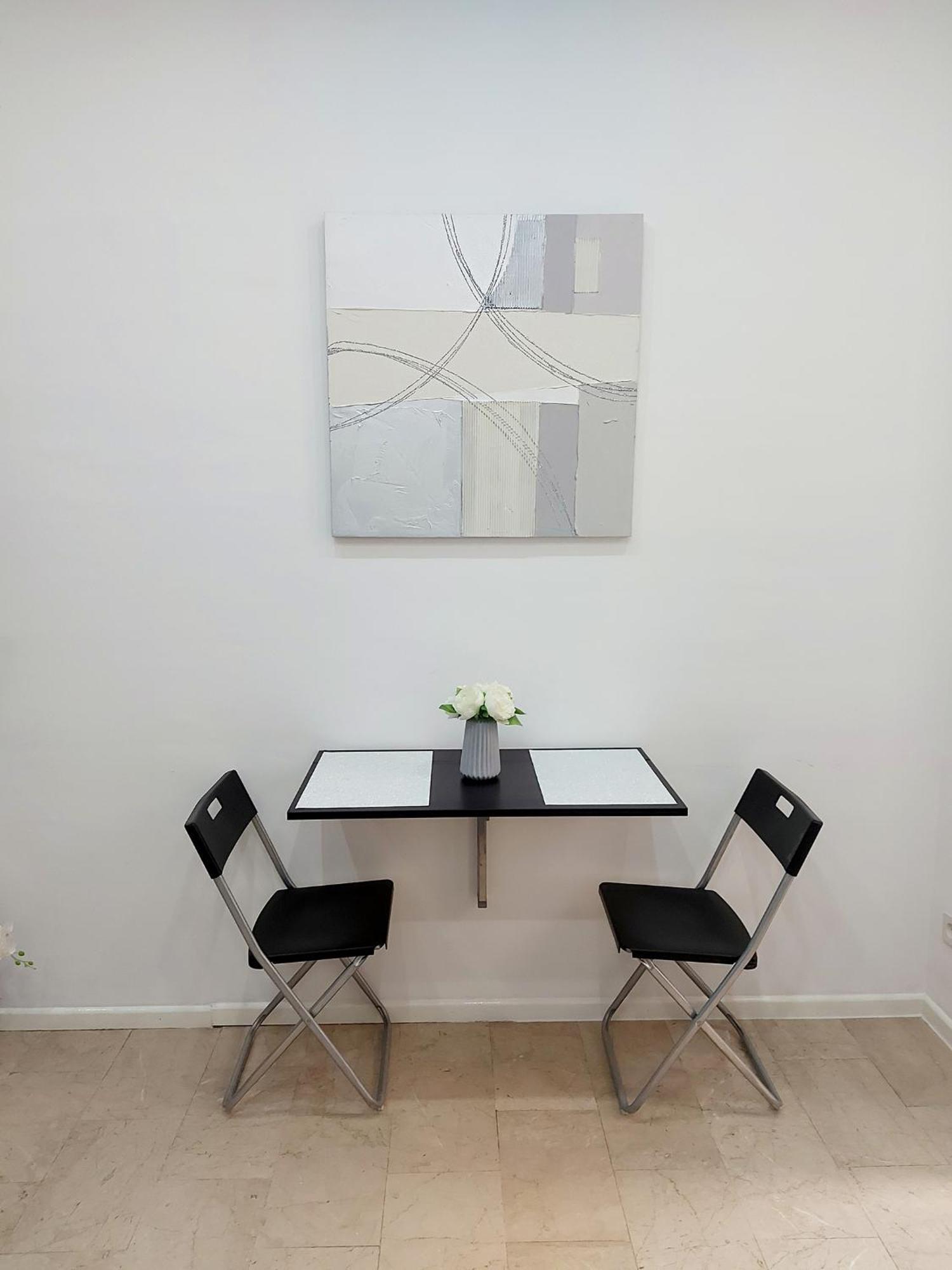 Studio Apartment Lee Split Bilik gambar